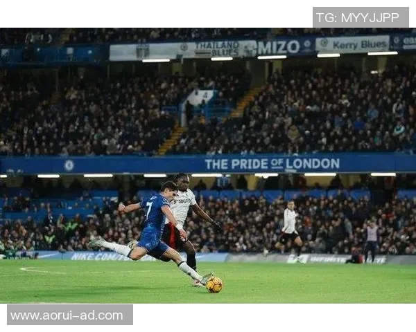 切尔西队内风波不断斯特林与恩佐训练场冲突引发关注